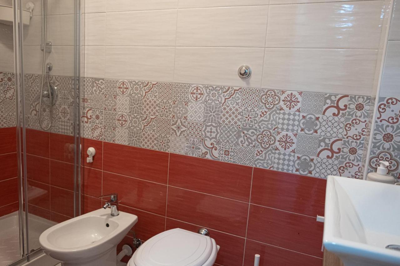 Le Dimore Di Emilia - Casa Bea เนเปิลส์ ภายนอก รูปภาพ