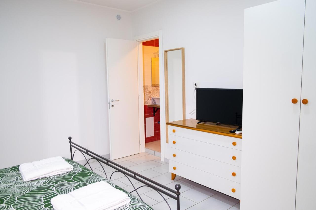 Le Dimore Di Emilia - Casa Bea เนเปิลส์ ภายนอก รูปภาพ
